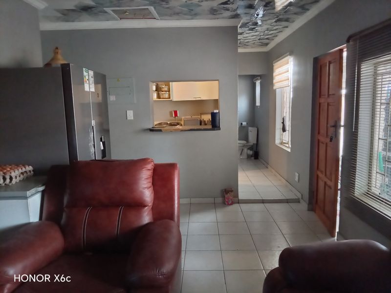 2 Bedroom Flat for Sale – Walking Distance to CBD - Photo 9