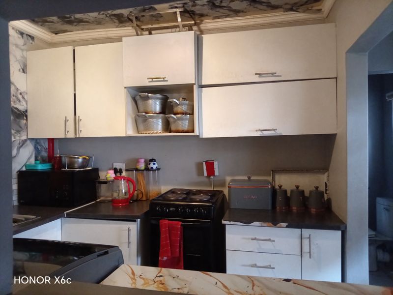 2 Bedroom Flat for Sale – Walking Distance to CBD - Photo 7