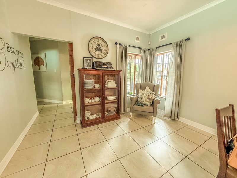 Immaculate 5-Bedroom Family Home for Sale in Panorama - Photo 10