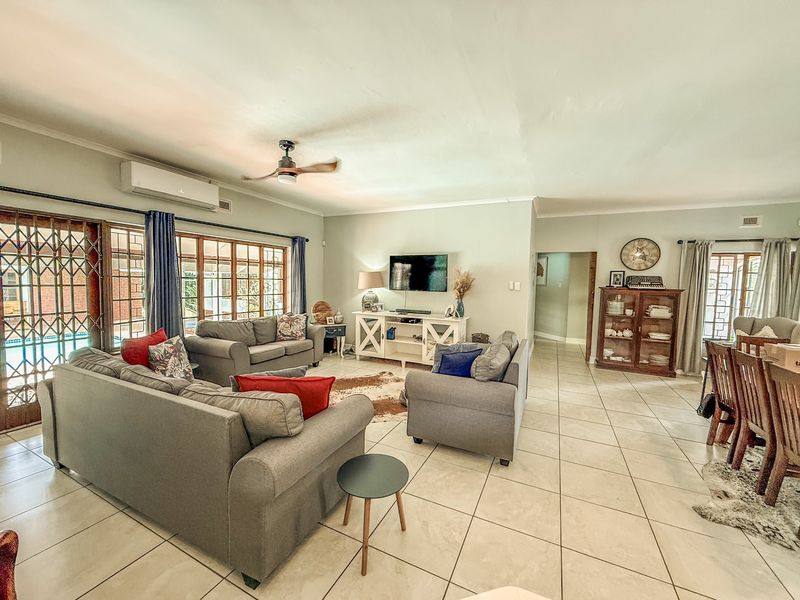 Immaculate 5-Bedroom Family Home for Sale in Panorama - Photo 8