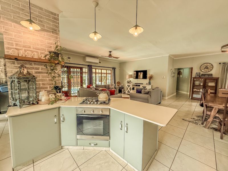 Immaculate 5-Bedroom Family Home for Sale in Panorama - Photo 5