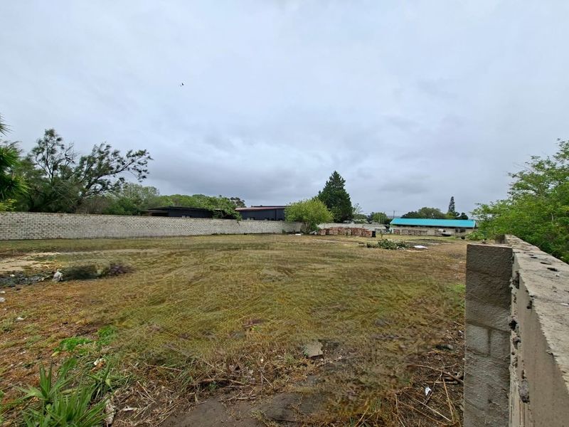 Large, Prime vacant stand centrally situated in the Garden Route - Photo 5