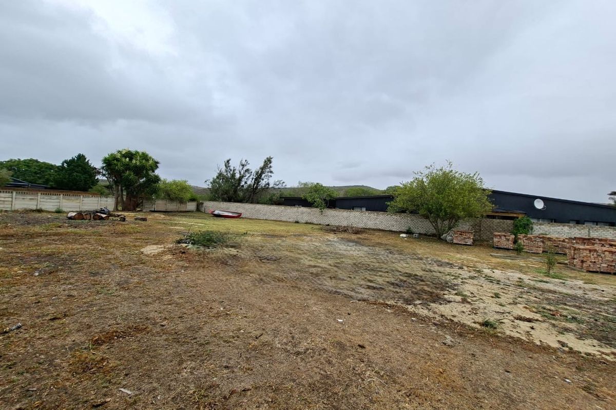 Large, Prime vacant stand centrally situated in the Garden Route - Photo 3