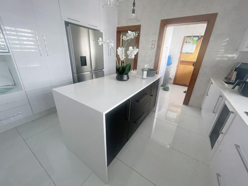 The Ultimate Family Home with Pool, Entertainment & Loads of Parking! - Photo 7