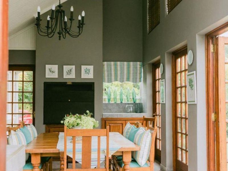 The Ultimate Family Home with Pool, Entertainment & Loads of Parking! - Photo 3