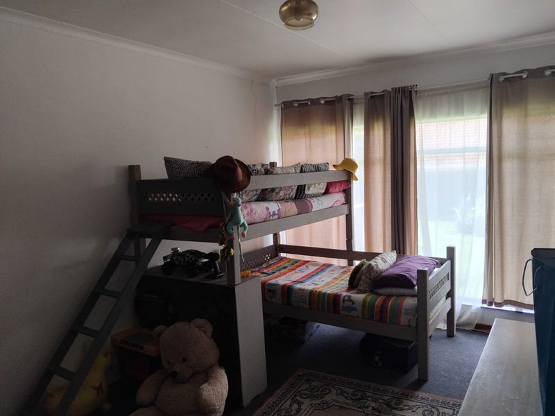 3 Bedroom in complex - Photo 7