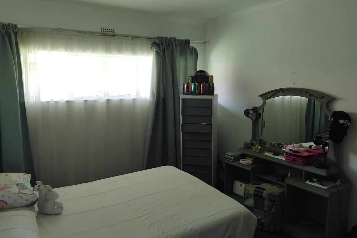 3 Bedroom in complex - Photo 5