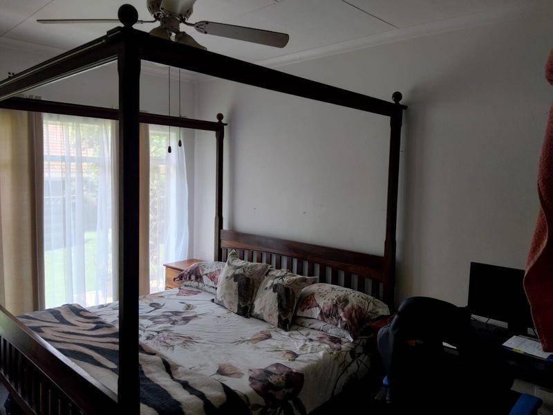 3 Bedroom in complex - Photo 9