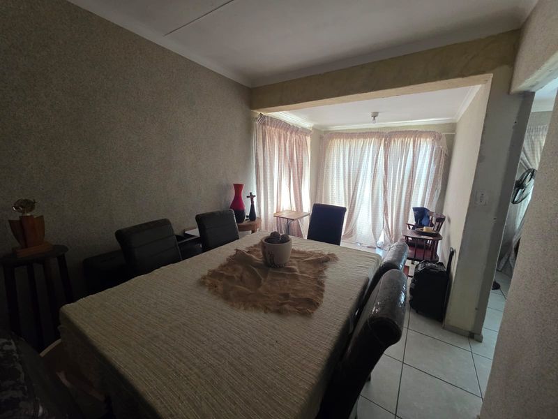BARGAIN OF THE WEEK – Family Home for Sale in Vaalpark! - Photo 8