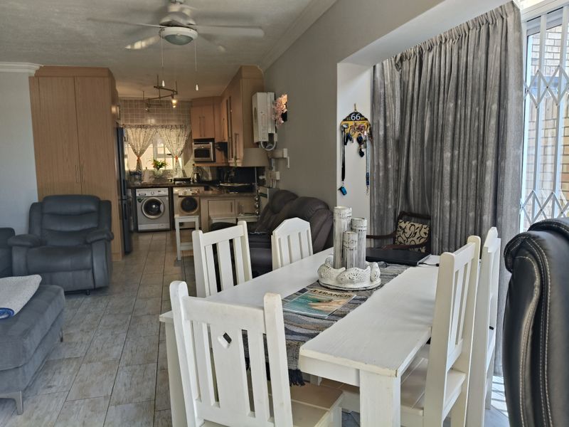 Apartment For Sale In Jeffreys Bay - Photo 4