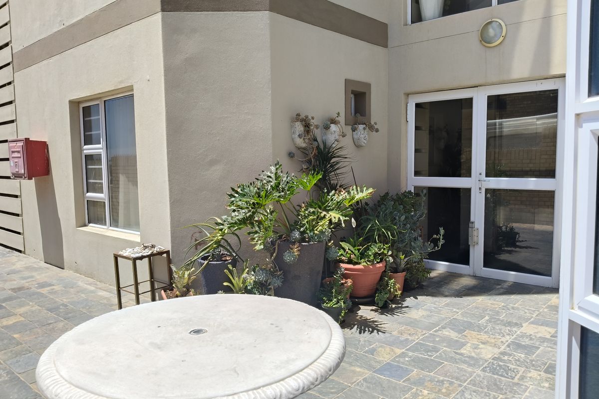 Apartment For Sale In Jeffreys Bay - Photo 2