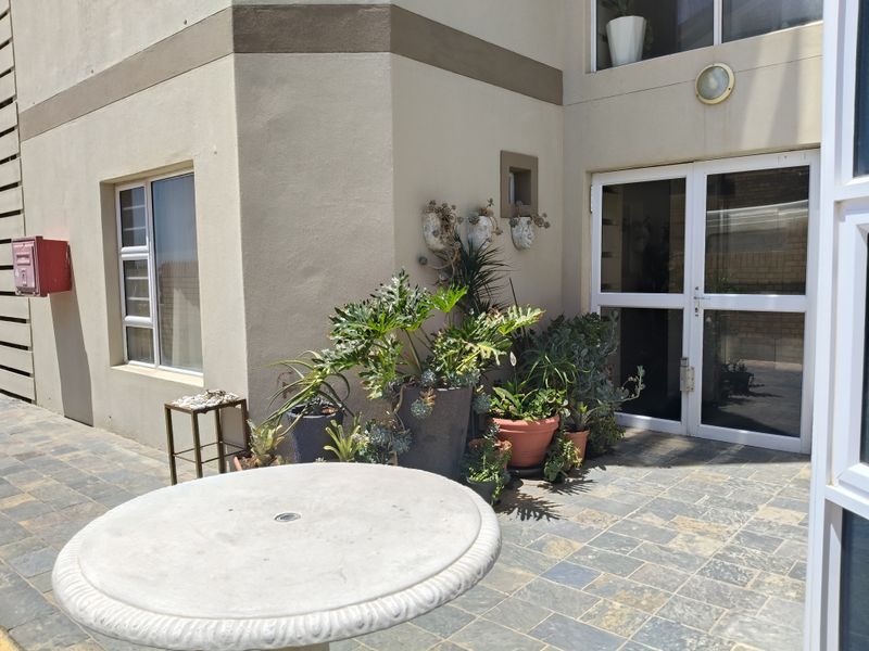 Apartment For Sale In Jeffreys Bay - Photo 2
