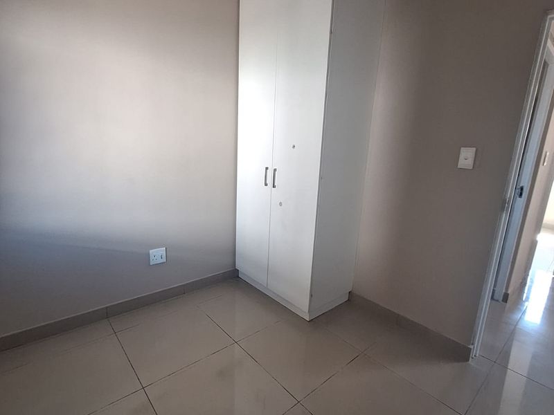 Gated complex with 24 Hour Security - Photo 3