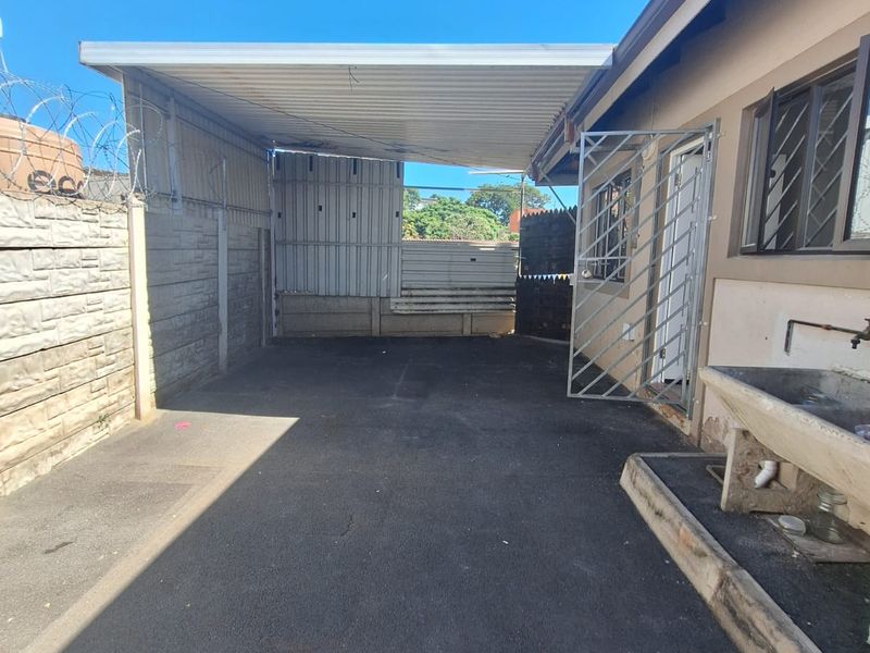 Gated complex with 24 Hour Security - Photo 2