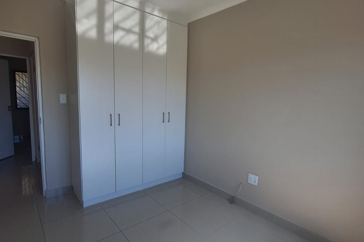 Gated complex with 24 Hour Security - Photo 5