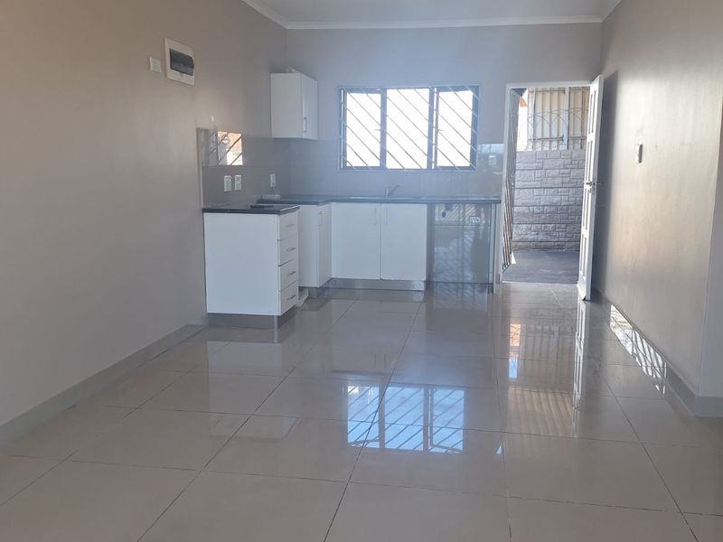 Gated complex with 24 Hour Security - Photo 8