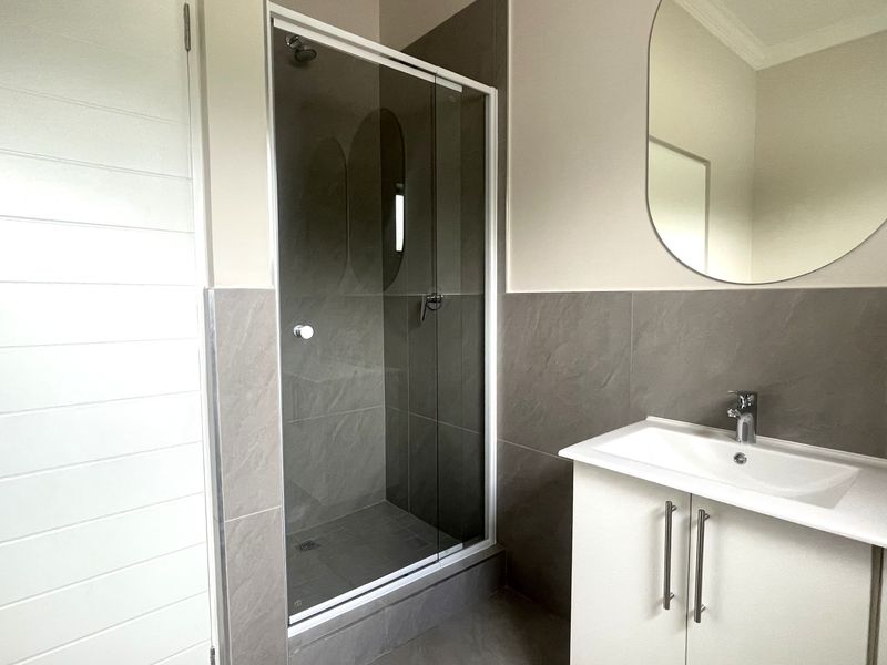 Modern, secure Estate living - Photo 8