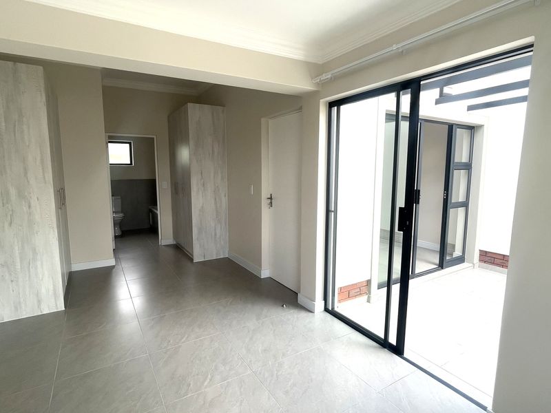 Modern, secure Estate living - Photo 6