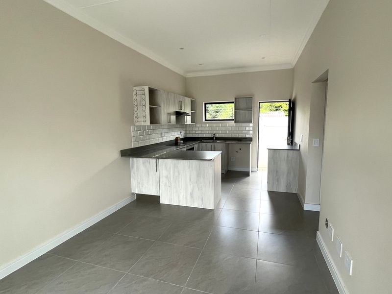 Modern, secure Estate living - Photo 4