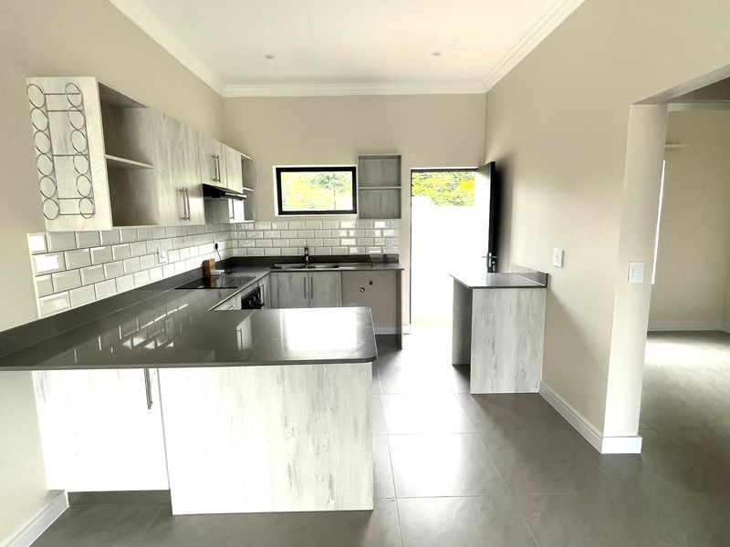 Modern, secure Estate living - Photo 3