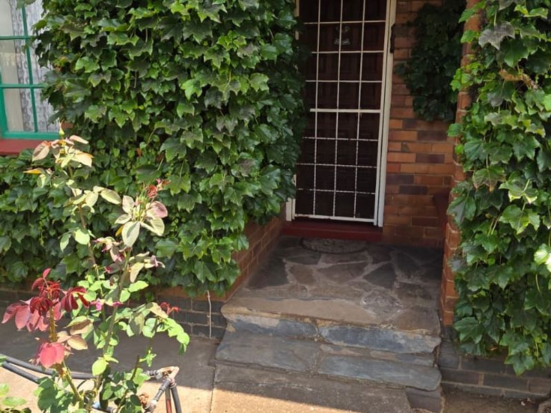 Charming 3-Bedroom Home with Borehole & ALL Furniture Included – CW4. - Photo 4