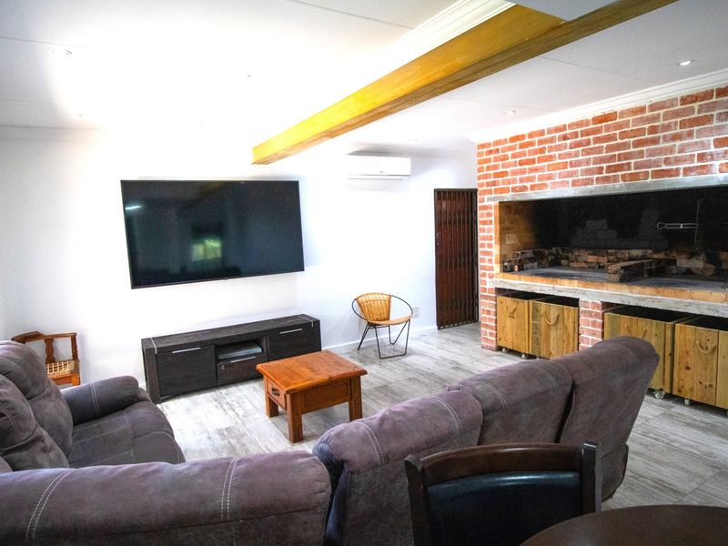 4 Bedroom Home For Sale in Noorsekloof - Photo 9