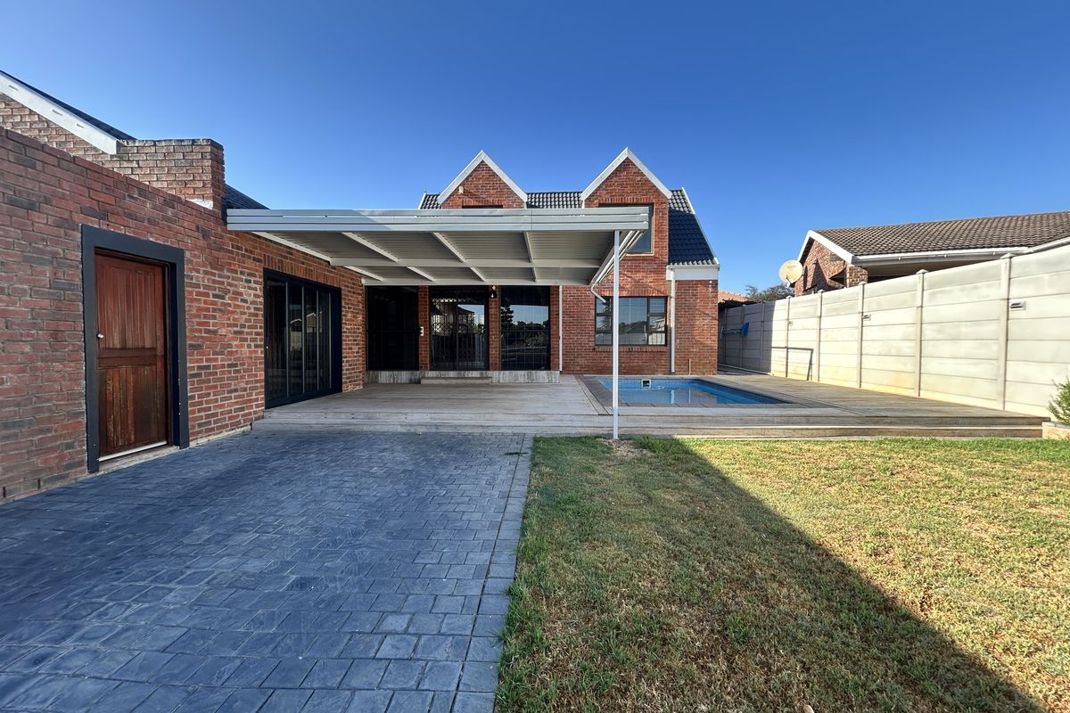 4 Bedroom Home For Sale in Noorsekloof - Photo 4