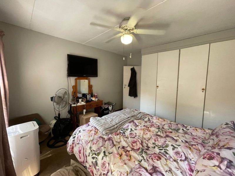 Ground 3 Bedroom Unit Doornpoort - Photo 8