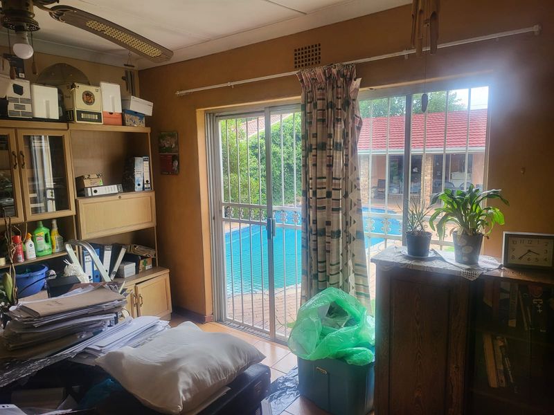 Prime Location, family home. - Photo 10