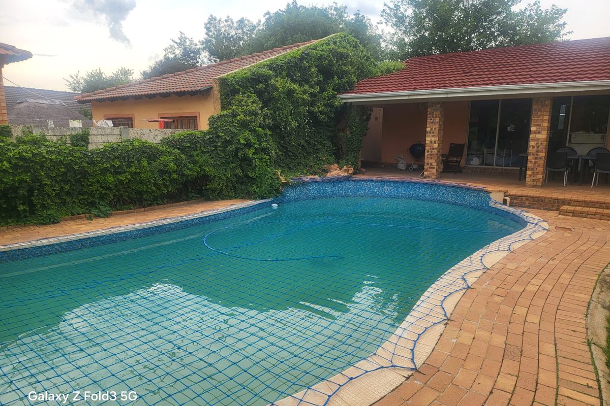 Prime Location, family home. - Photo 2