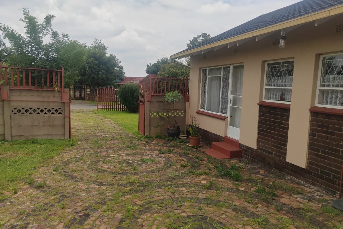 3 bedroom family house in Freeway Park,1269m2 - Photo 3