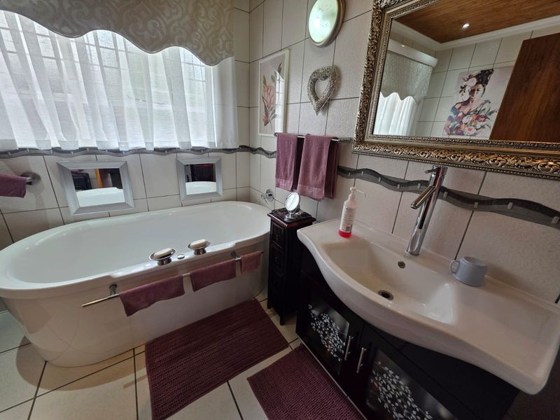 ABSOLUTELY STUNNING HOUSE FOR SALE IN SASOLBURG – SOUGHT-AFTER AREA! - Photo 8