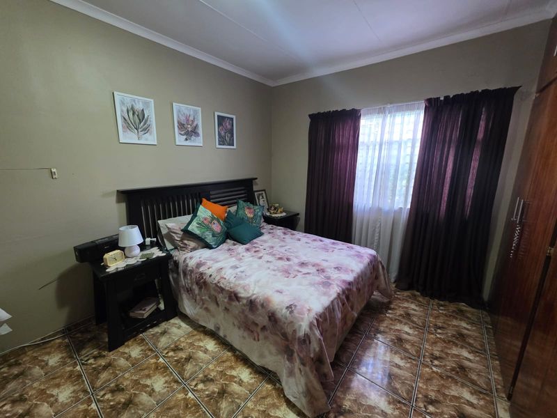 STUNNING FAMILY HOME WITH FLATLET – SASOLBURG - Photo 9