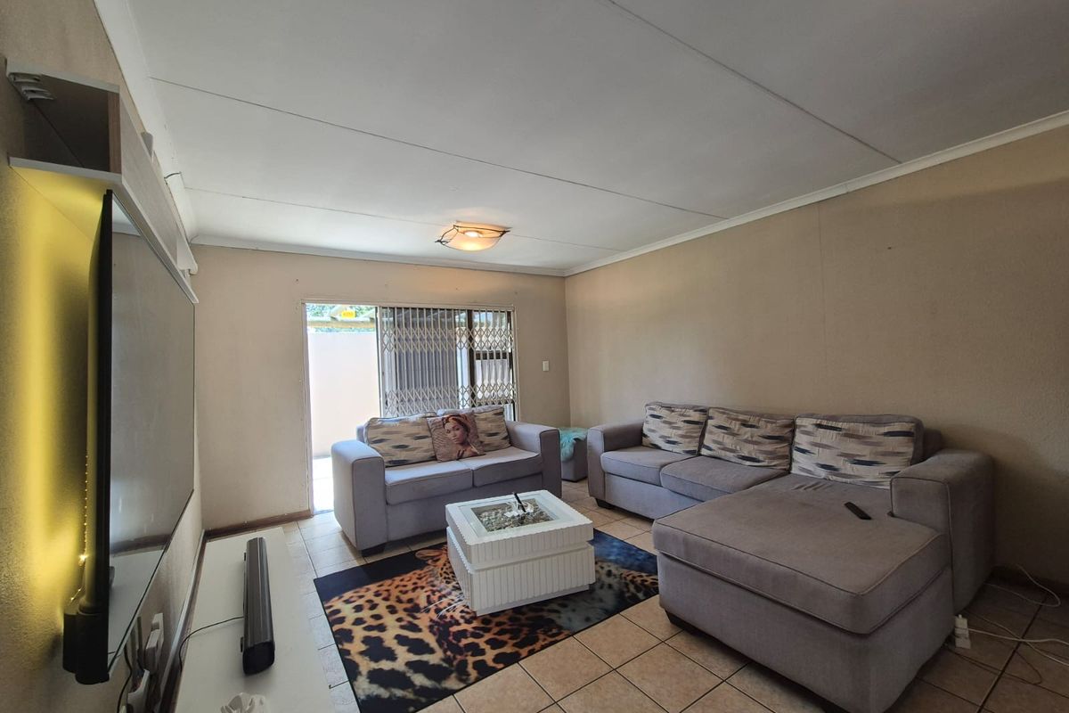 !Perfect Priced in a Secured Area! - Photo 5