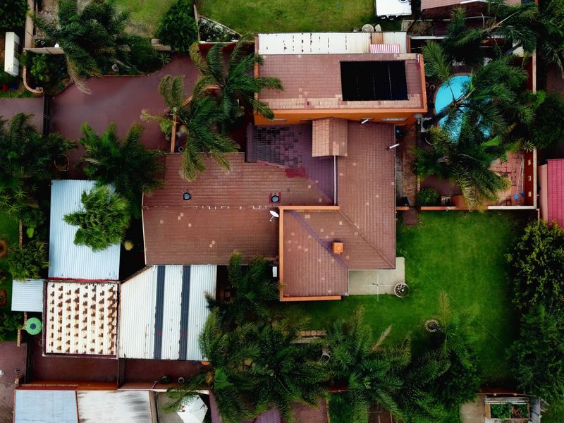 Discover the perfect family haven with this stunning home - Photo 2