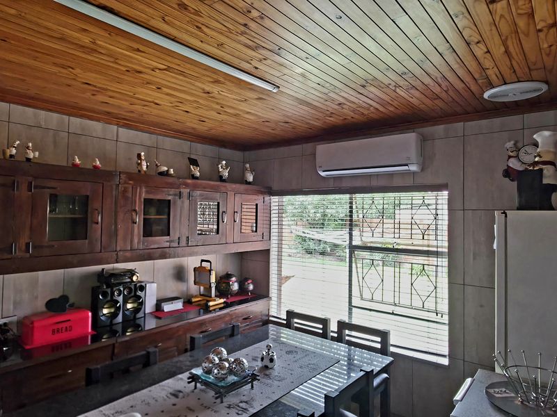 Discover the perfect family haven with this stunning home - Photo 10