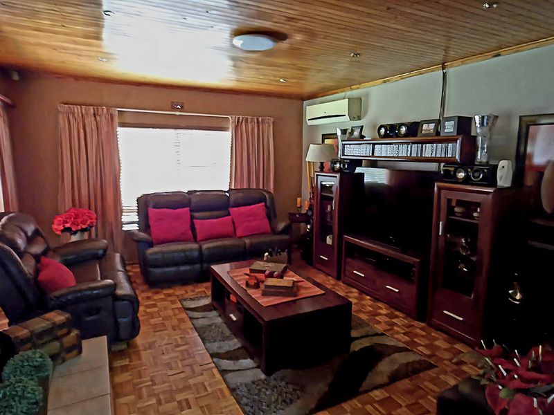 Discover the perfect family haven with this stunning home - Photo 9