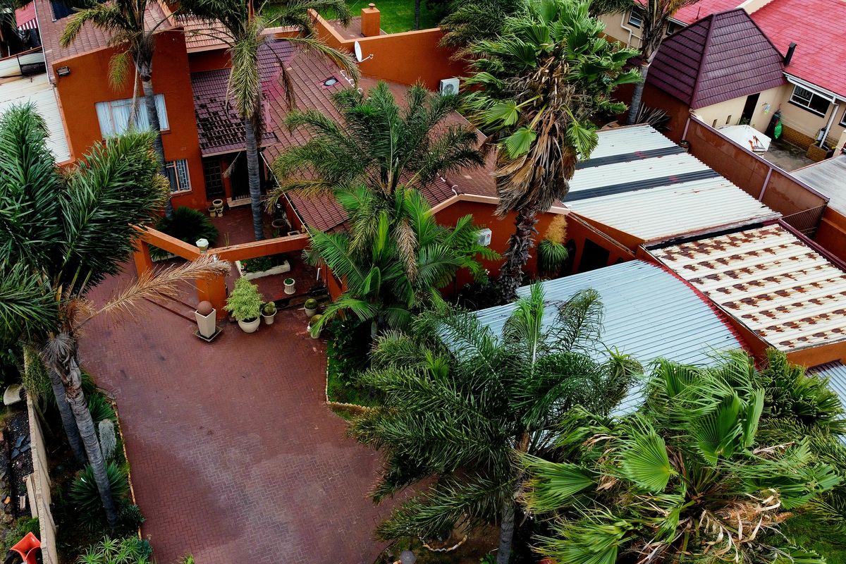 Discover the perfect family haven with this stunning home - Photo 4