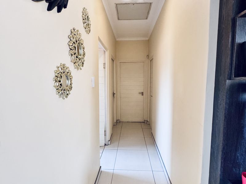 SOLE-MANDATE | Rare Find in Marelden Estate - Photo 10