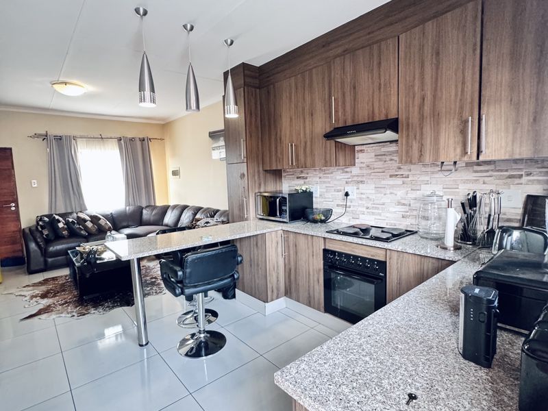 SOLE-MANDATE | Rare Find in Marelden Estate - Photo 2