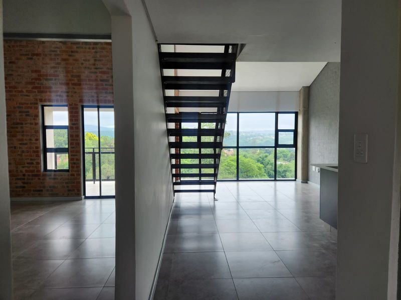 2 Bedroom/2 Bathroom Apartment with Loft and High Ceilings - Photo 5