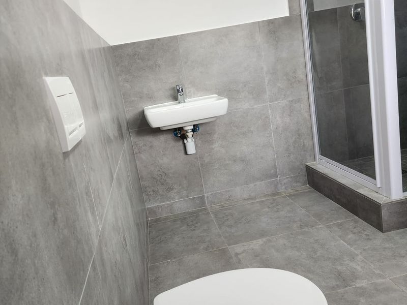 2 Bedroom/2 Bathroom Apartment with Loft and High Ceilings - Photo 8