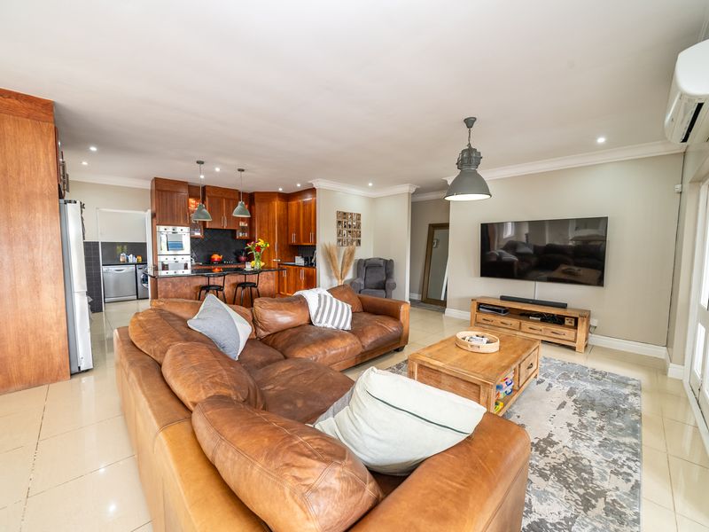 Private Erasmusrand Home With Modern Luxury - Photo 8