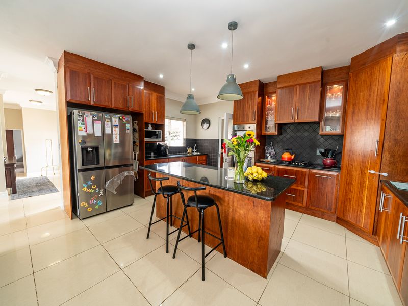 Private Erasmusrand Home With Modern Luxury - Photo 6