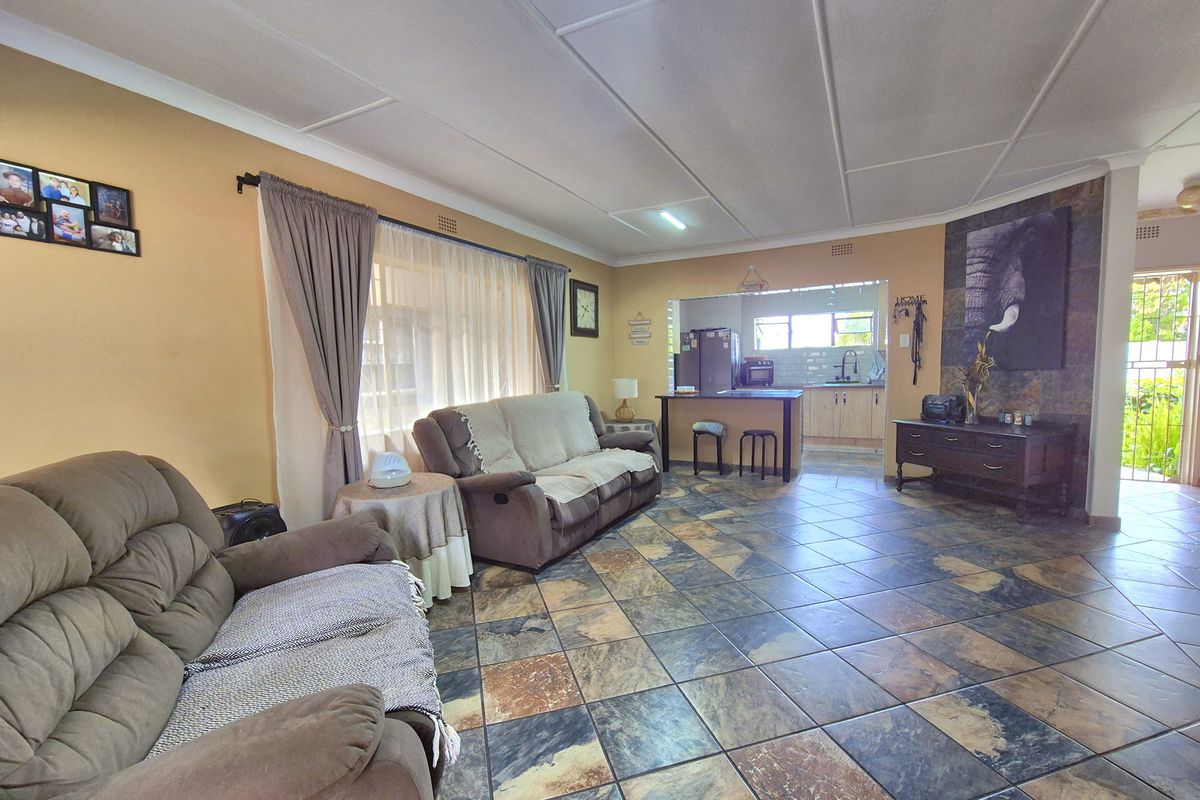 STUNNING HOME FOR SALE IN A SECURE AREA! - Photo 3