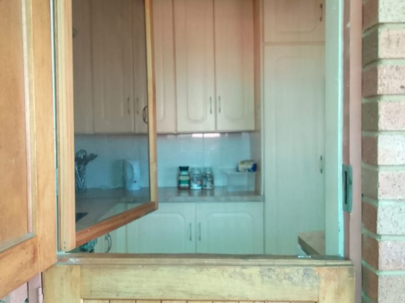 A Lush Garden Sanctuary for the Modern Family. - Photo 7