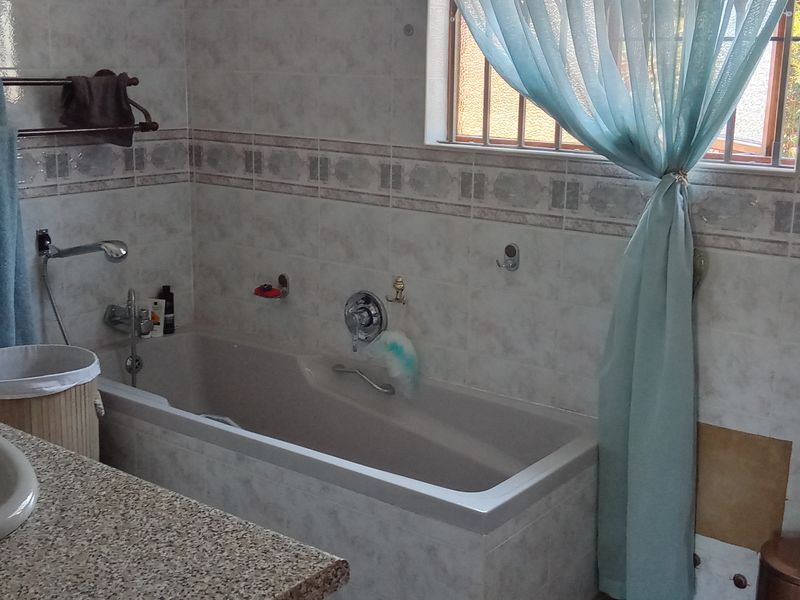 3 Bedroom Townhouse for Sale – Secure Complex - Photo 9