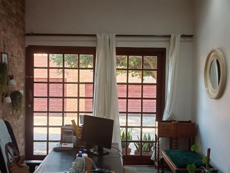 3 Bedroom Townhouse for Sale – Secure Complex - Photo 2