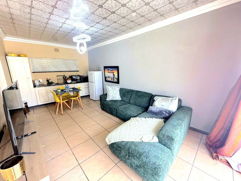 Elegant & Spacious 4-Bedroom Face brick Home in a Sought-After Area. - Photo 7