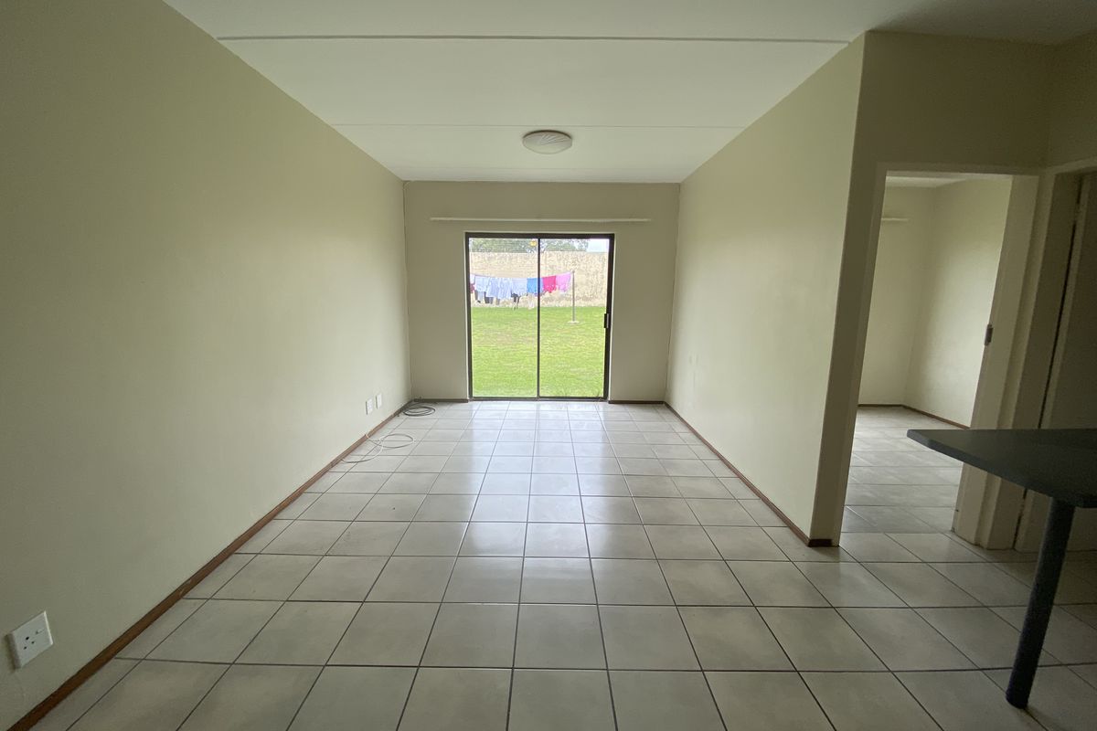 1 Bedroom Apartment In Parkrand - Photo 3